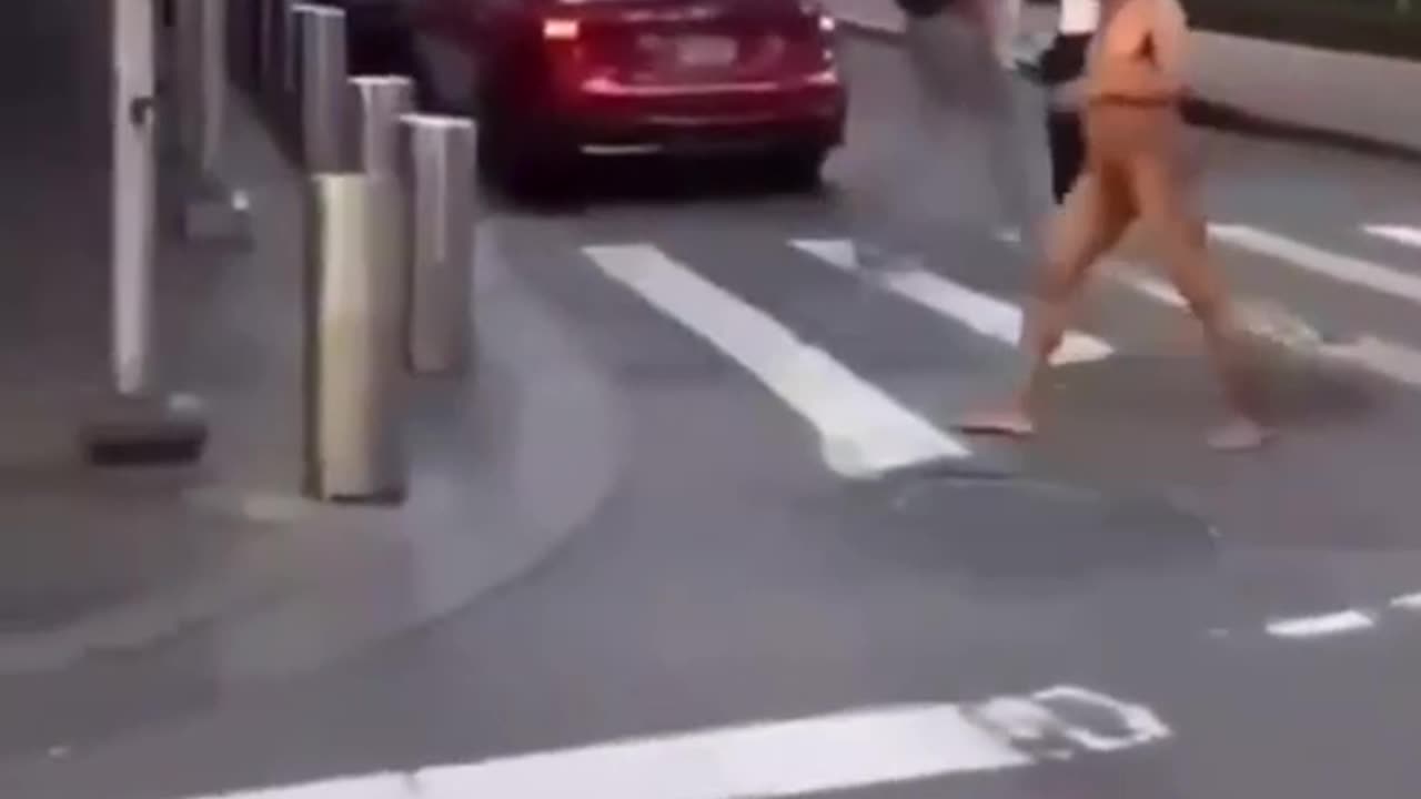 "Dove è la Schlein che non la trovo???