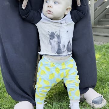Baby Kayla – Day 2 Walking Practice 👣 Adorable Baby Steps