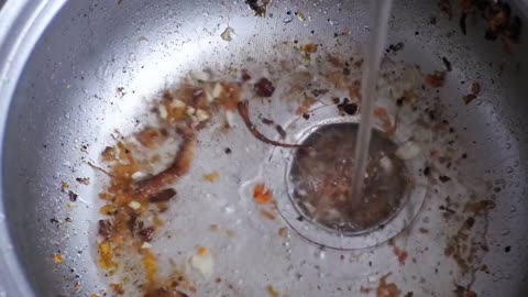 Common Signs That Indicate You Have Clogged Kitchen Pipes