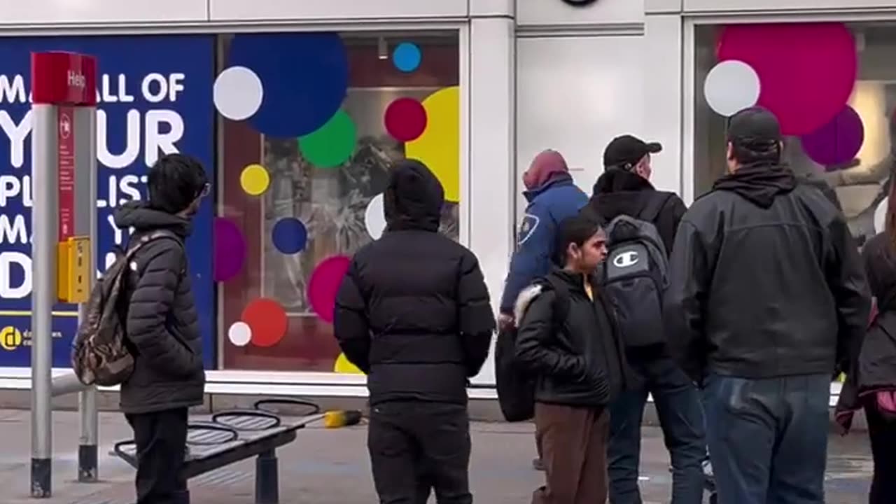 🚨👮 ♀️ WOMAN IS ATTACKED IN BROAD DAYLIGHT IN CALGARY, ALBERTA