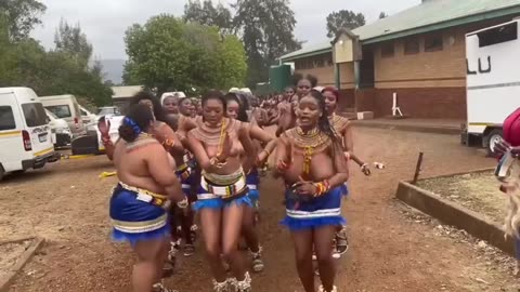 African dance with lady