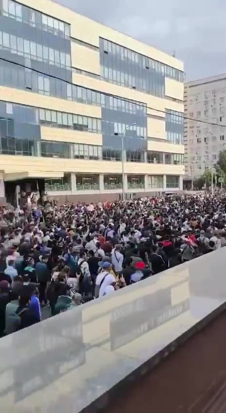Islamic Feast of Sacrifice - Over 250,000 Muslims on the streets of Moscow