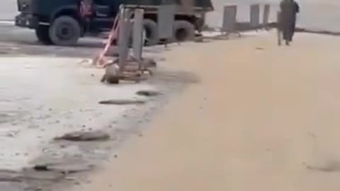 🇻🇳 Urgent Closure of Phong Chau Pontoon Bridge Due to Dangerous River Currents