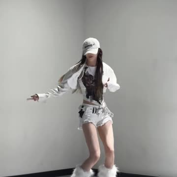 Stylish Off-white Short Skirt Tempting Street Dance | Daily Beauty EP 1578