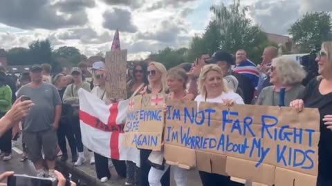 protesters outside the Epping migrant hotel