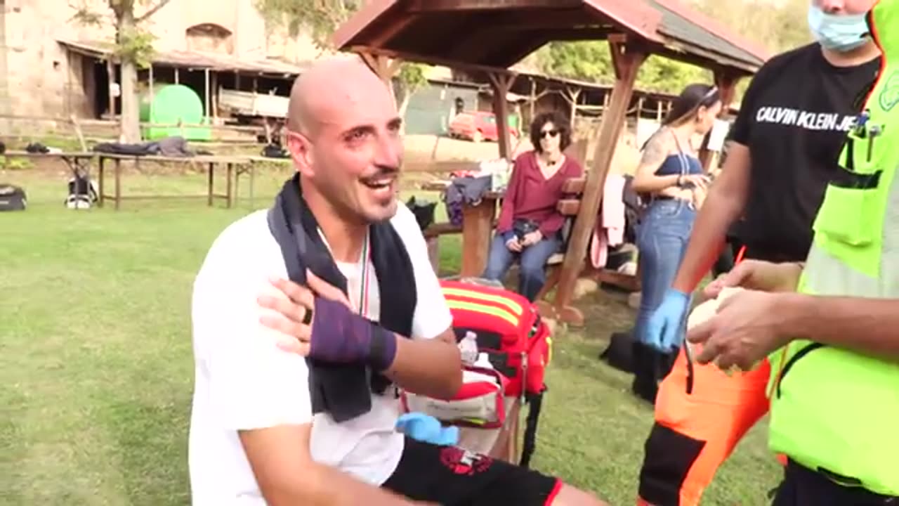 H-BOMB destroys boxing guy in 27 seconds KO !!!
