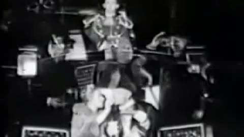 Commercial - Kitchen Rich Club Crackers 1964
