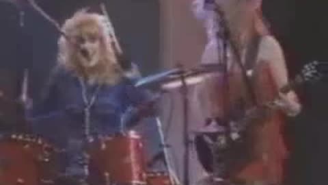 Bangles - Manic Monday & Let It Go = The Tube 1986