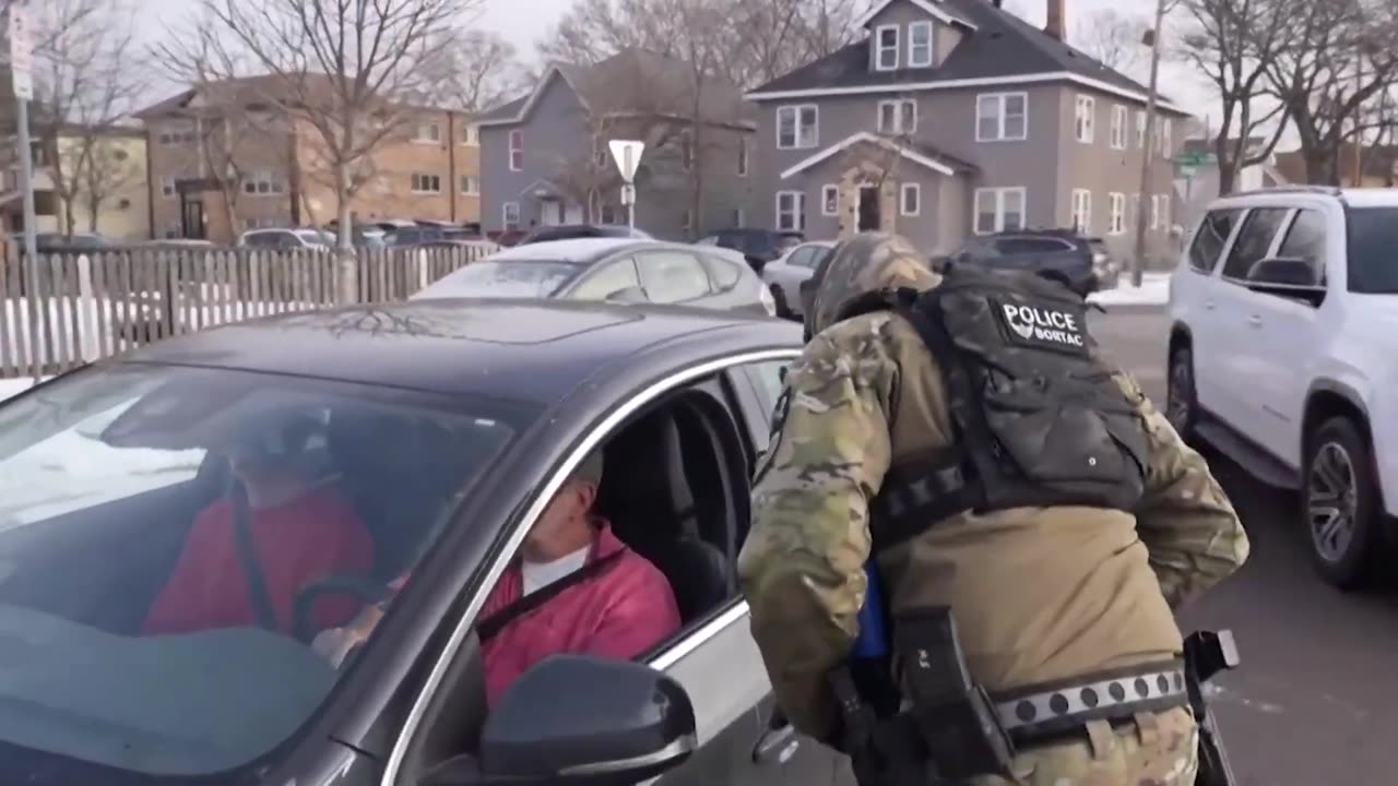 79,000 Somalis FORCED OUT, Trump’s “Deportation Army”, SEIZES Minneapolis.