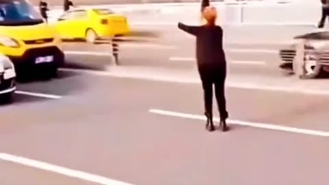 mujer-para-trafico_mute_omundodogato