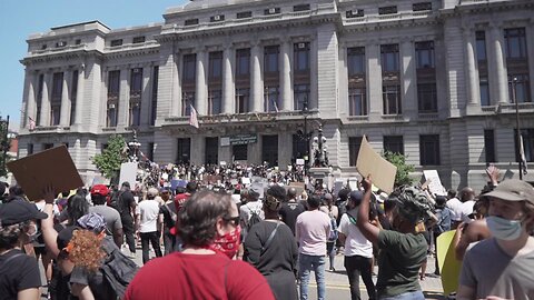 breaking news protest in front of the hall