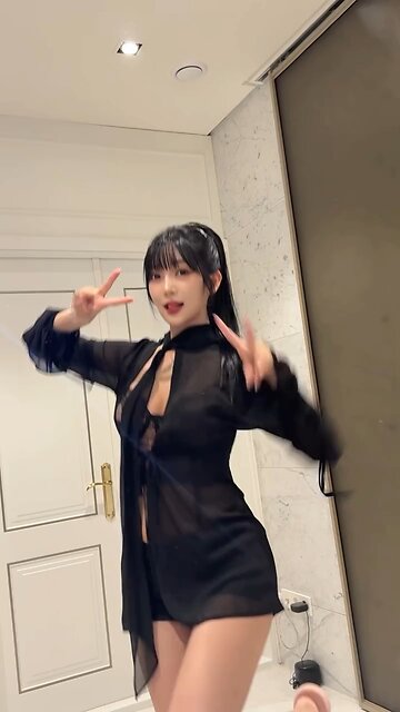 #tiktoktrend #trend #outdoors #ocean #StarsEverywhere #tiktok #foryou#dance #vannda #cutegirl#remix