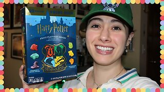 Trying Harry Potter Fruit Snacks!