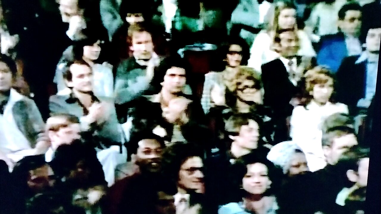 Barry White 1975 Live Can't Get Enough Of Your Love