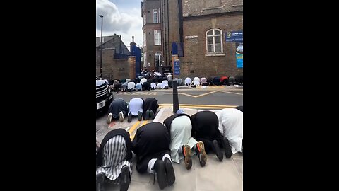 London. Muslim holiday. 2025