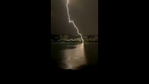 Powerful Lightning Strikes Captured on Camera