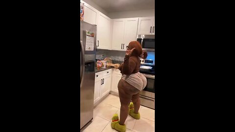 Big ass in shorts ready to take dick🤤💦💦💦