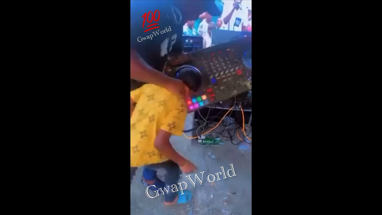 What is the Dj on 😳 lol