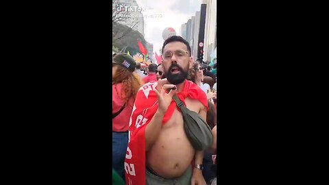 essa bixa precisa é apanhar muito ate virar macho