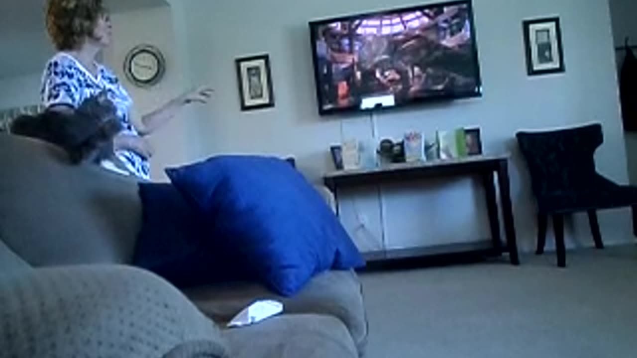 Synching Bass Cannon with Jurassic Park clips!