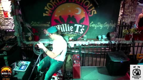 LIVE Music Everyday!