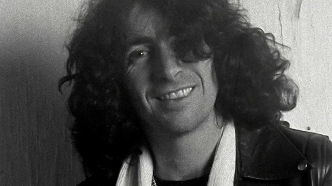 Happy "Heavenly" Birthday to BON SCOTT (AC DC) ...