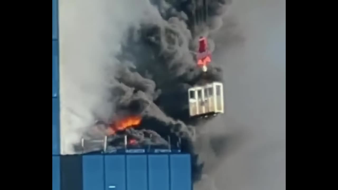 This crane operator is a hero