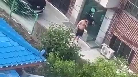 South Korea, a Muslim person was harassing Korean women