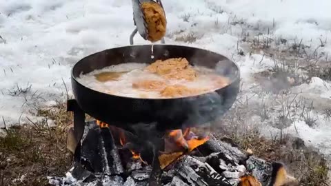 Cooking crispy fried chicken in winter