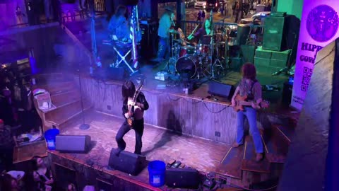 NASHVILLE TN LIVE BROADWAY STREET / PEOPLE WATCHING / BANDS WATCHING / BARS
