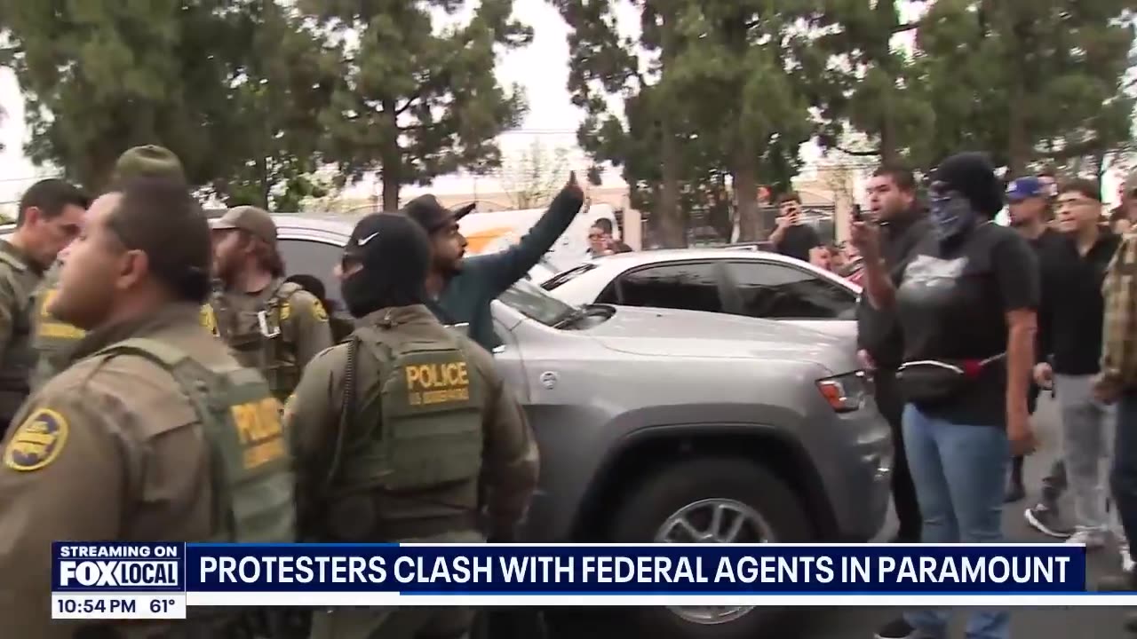 Explosions, Rubber Bullets Fly in Anti-ICE Protest in Paramount