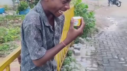 “Mujhe bhi girlfriend chahiye 😭”