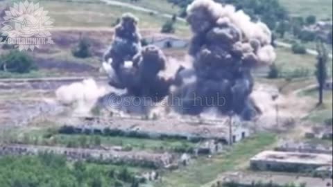 Ukrainian Su27 Dropping GBU-62 Guided Bombs On Russian Outpost in the North