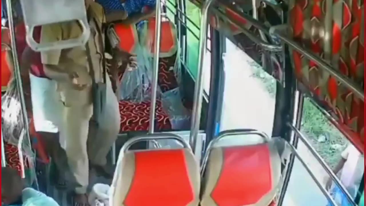 Tamil Nadu: One-Year-Old Falls from Moving Bus After Sudden Brake, Escapes with Minor Injuries