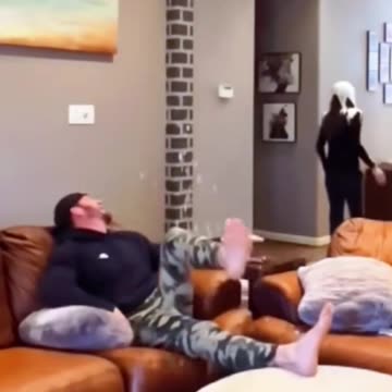 #scarecam #funnyvideos #scareprank #funnymoments #fail #prankvideos