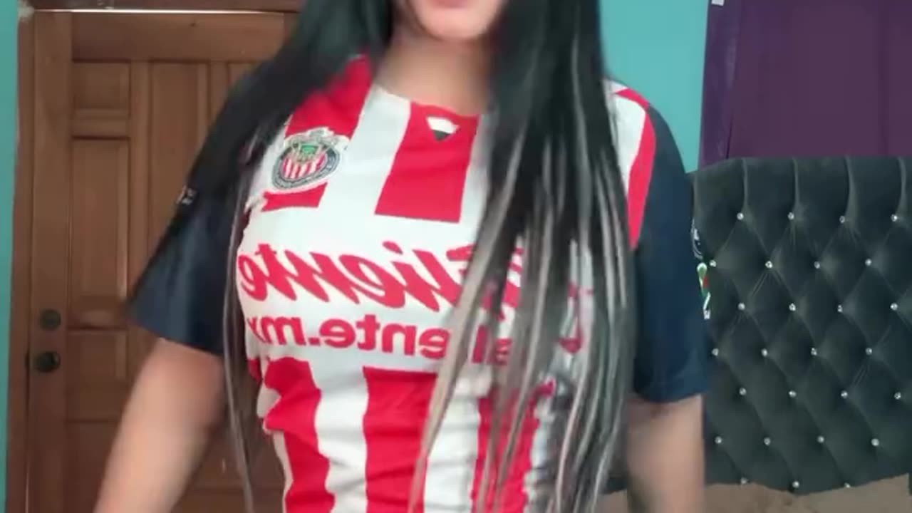 🍑 Lil Hip Shakes 💯🔥