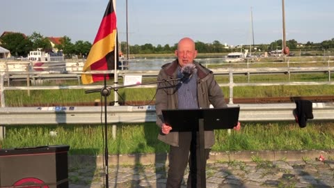 Wolgast am Kai - Jens aus HGW mit seiner Rede 03-06-2025