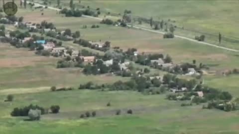 Ukrainian Artillery Opens Up On Russian Positions Inside Village of Novokarlivka