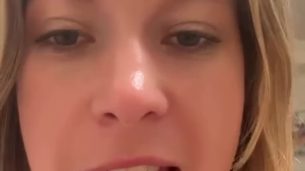 Her impression of Elmo's perception of the Jews is impressive.😁