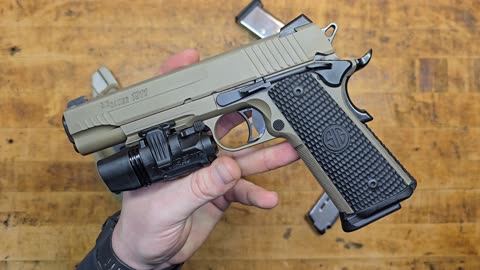 BLACKHAWK XIPHOS NTX (WEAPON LIGHT FROM WAY BACK WHEN)