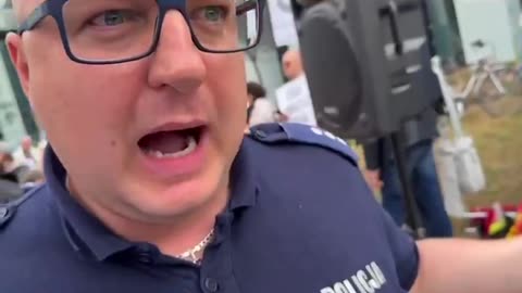 Koncert zyczen organizatora i milicjanta od tuska...