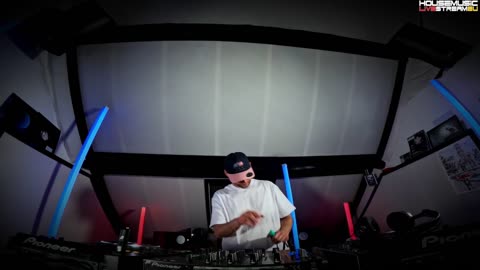 Dennis Engelhardt - Melodic Techno | Live DJ Set | Weekly Studio Mix | Berlin Techno #037