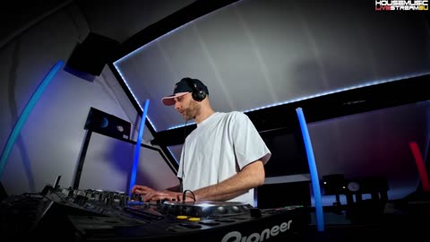 Dennis Engelhardt - Melodic Techno | Live DJ Set | Weekly Studio Mix | Berlin Techno #037