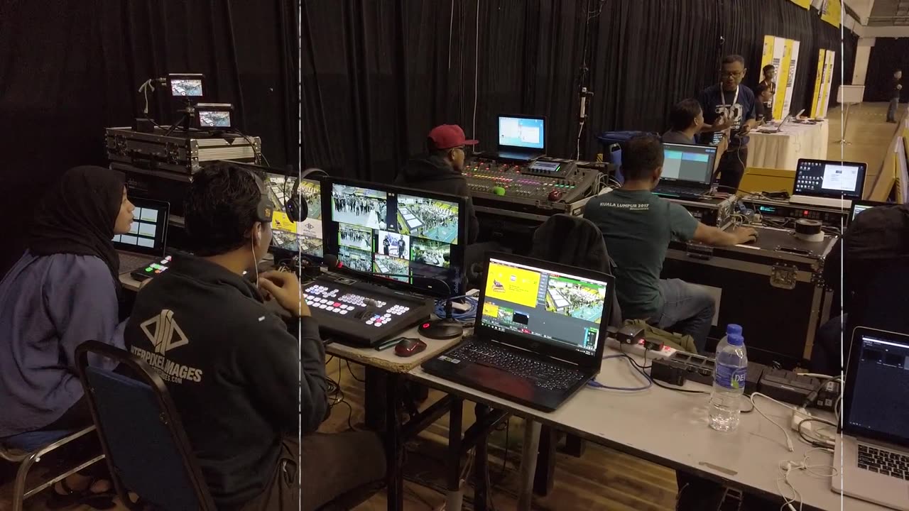 Bill Gates PANICS After Windows 11 Faces GLOBAL Backlash!