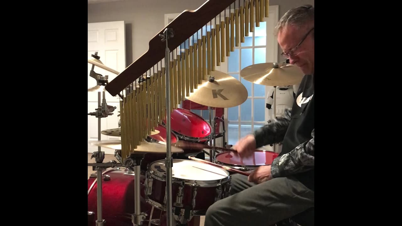 Flohism drummer playing some funk.