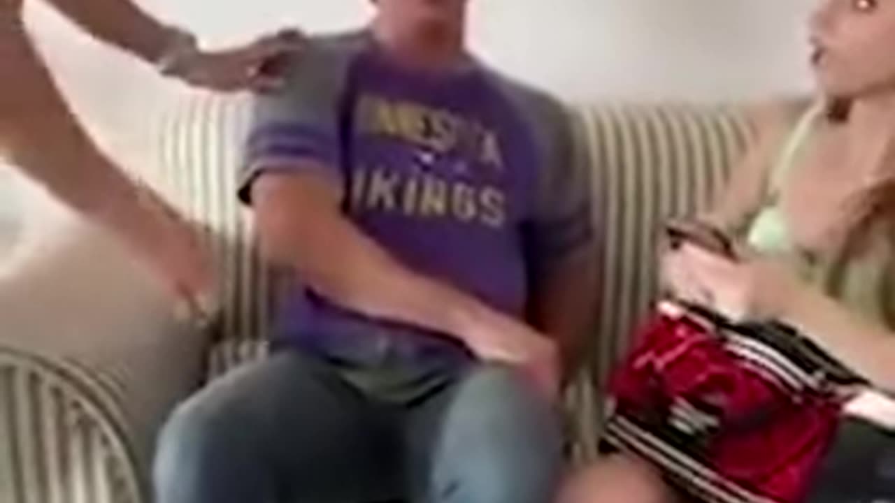 Look MA! No Legs!!! Freakout reaction prank