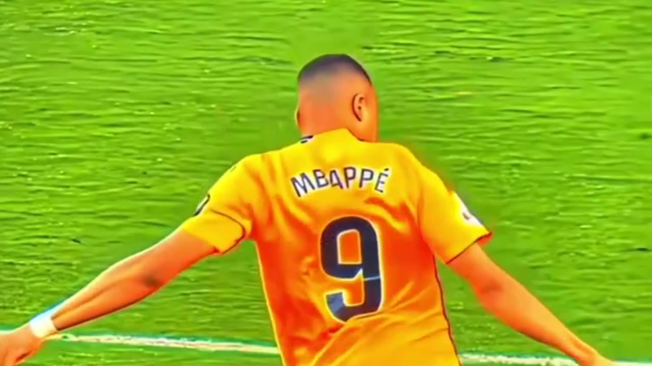 Mbappé Thunderbolt vs Alavés | Outside-the-Box Rocket after Modrić Assist (Real Madrid)