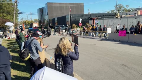 LIVE: Protest Outside Broadview ICE Facility