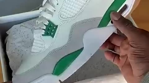 Jordan 4SB " pine green " unboxing are these sneaker of the yar