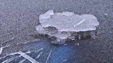 This kind of ice breaking is too satisfying